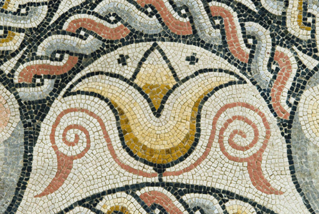 Mosaico de la antesala del oecus con flor de lis