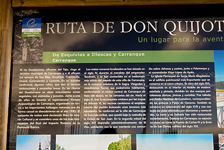Cartel de la ruta de Don Quijote.
